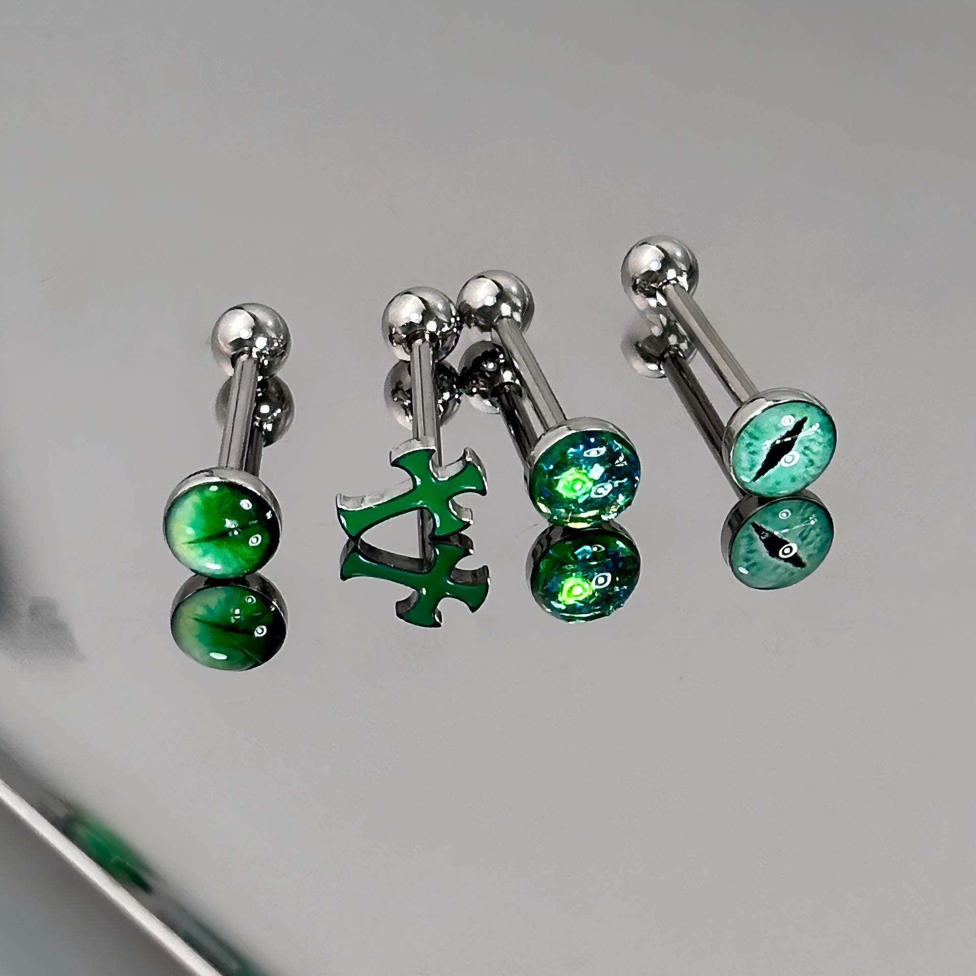 1Pc High-Quality Trendy Green  - Body Jewelry Quality avaliação e preço